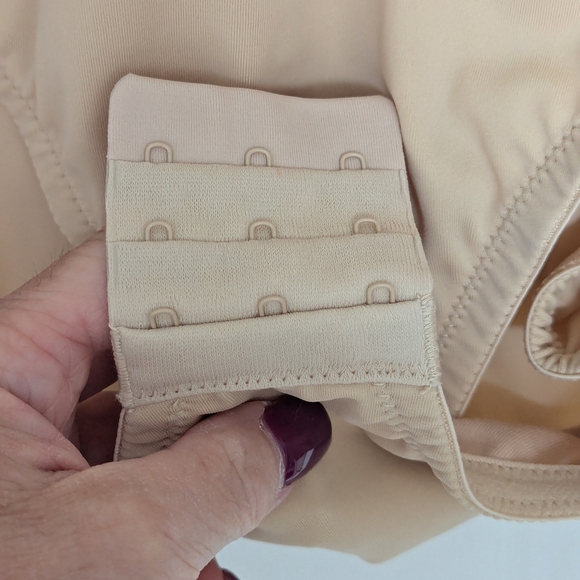 Women's (Size 36C) 1 Piece Full Body Tagless Tan Shapewear Bodysuit - Picture 4 of 11